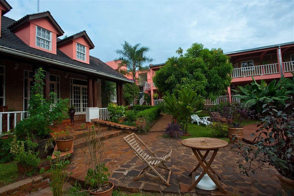 Hotel Posada La Sorgente Puerto Iguazu Exterior photo