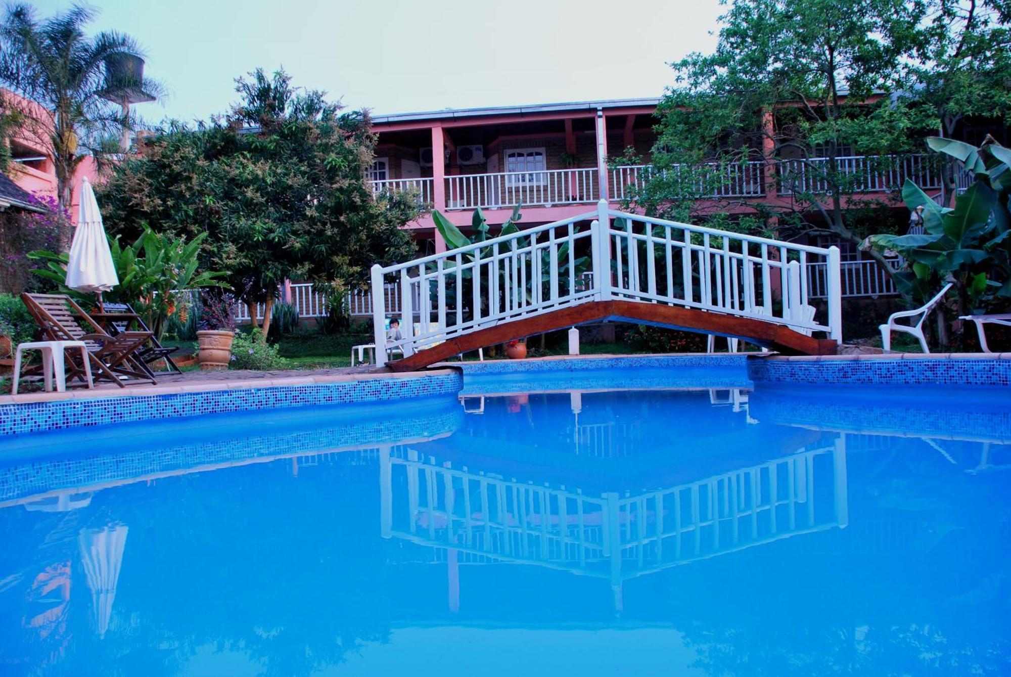 Hotel Posada La Sorgente Puerto Iguazu Exterior photo