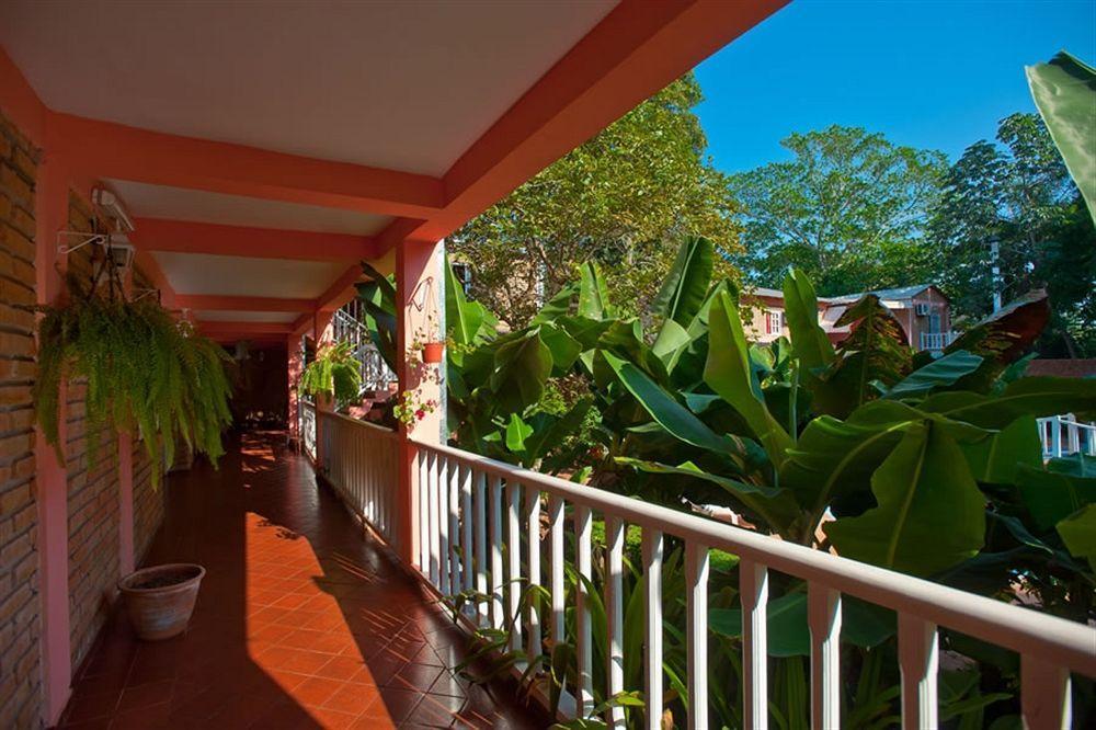 Hotel Posada La Sorgente Puerto Iguazu Exterior photo